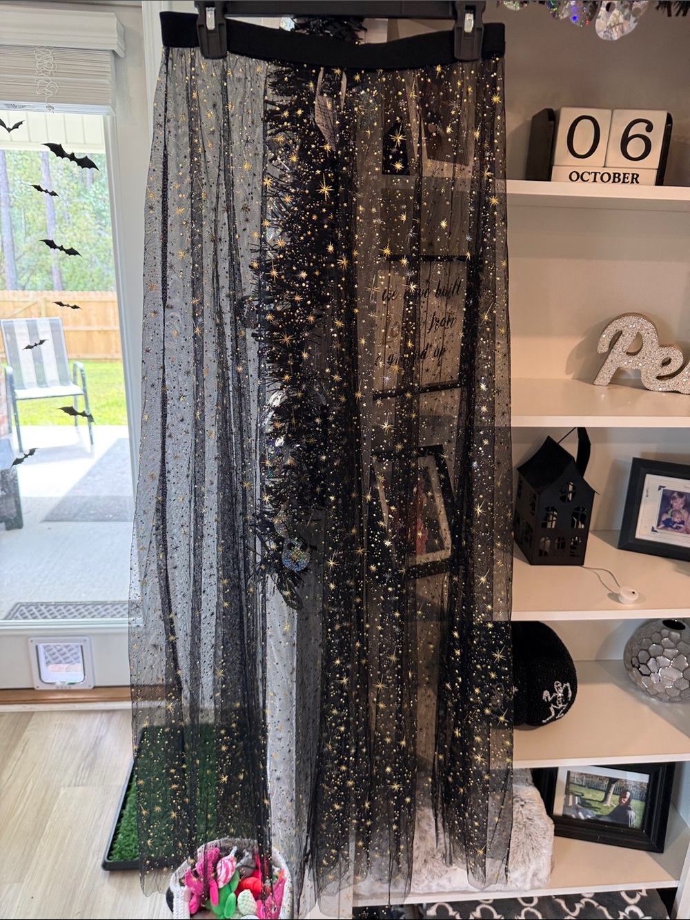 SHEIN Black Sheer Tulle Skirt with Gold Star Glitter